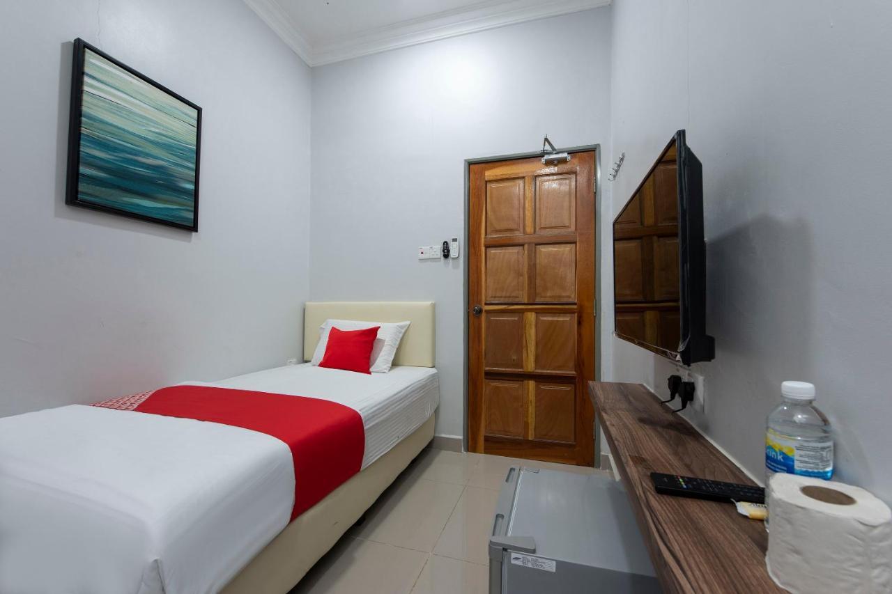 Oyo 90234 Sungai Rengit City Resort 2 Kampung Sungai Rengit Exterior photo
