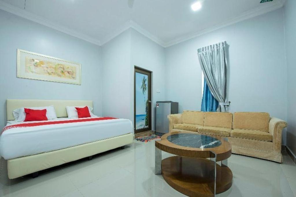 Oyo 90234 Sungai Rengit City Resort 2 Kampung Sungai Rengit Exterior photo